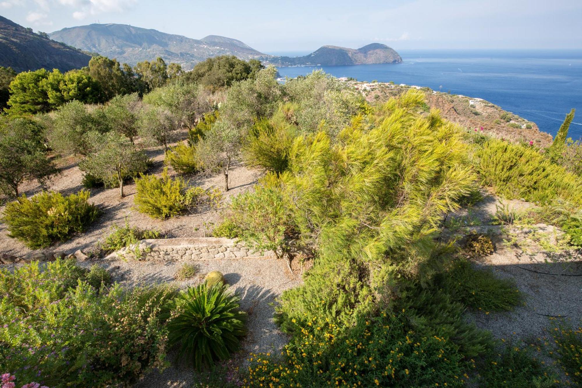 Sealight Villa Lipari - Vista E Piscina ภายนอก รูปภาพ