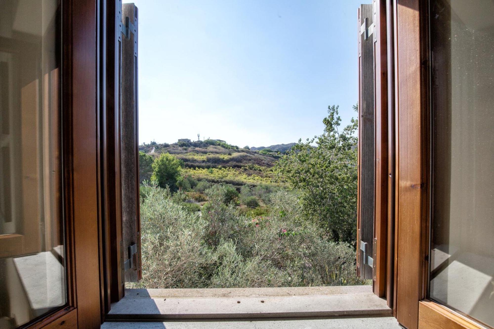 Sealight Villa Lipari - Vista E Piscina ภายนอก รูปภาพ